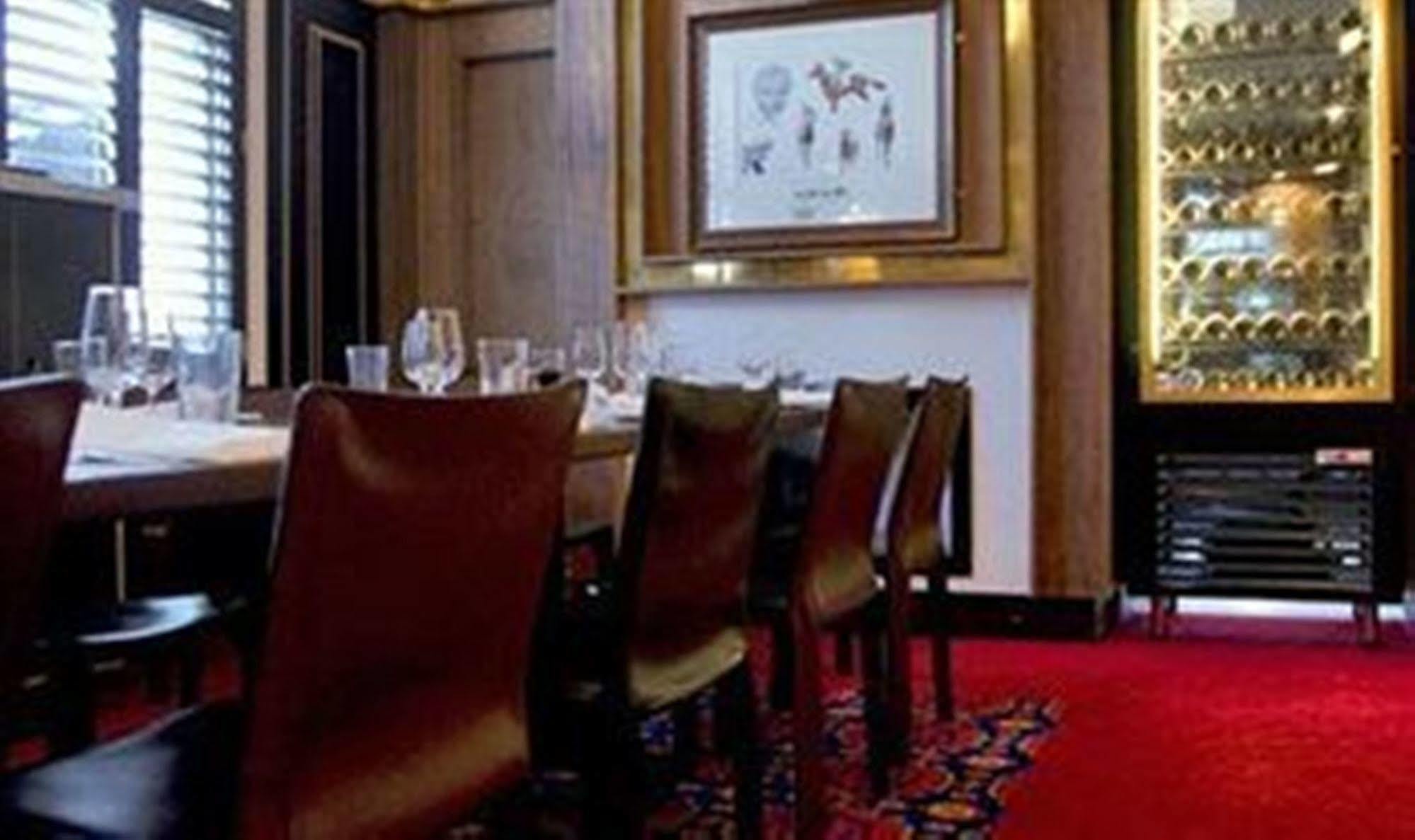 Middle Park Hotel Melbourne Bagian luar foto